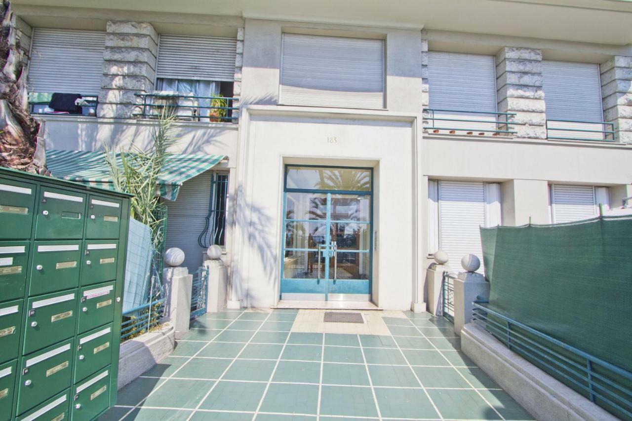 Promenade Holiday - Azur Promenade Nisa Exterior foto